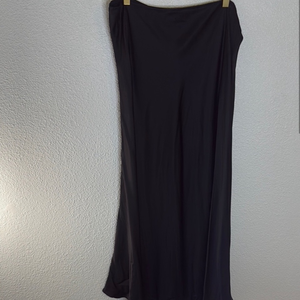 NWT- Wild Fable- Elegant Black silk Women's Skirt- Size Large